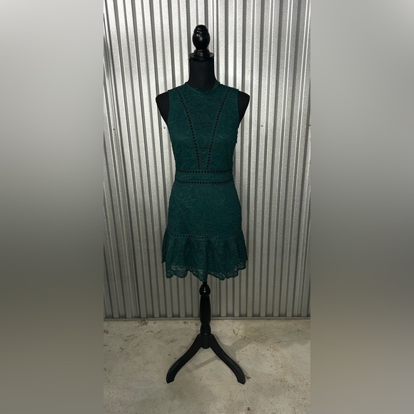 Women’s SAYLOR Green Sleeveless Midi Dress Designer Size Small - Picture 1 of 4